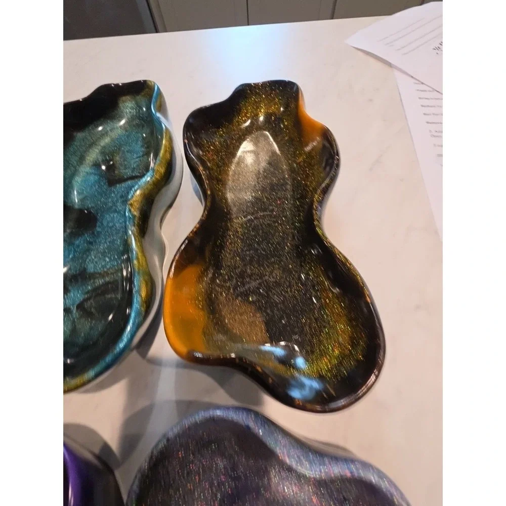 Handmade Resin Long Wavy‎ Edge Bowl. Price Is For One Bowl